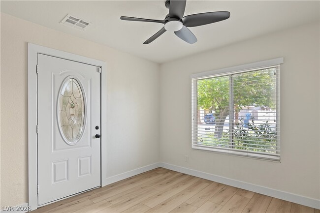 Building Photo - 4162 Ridgewood Ave