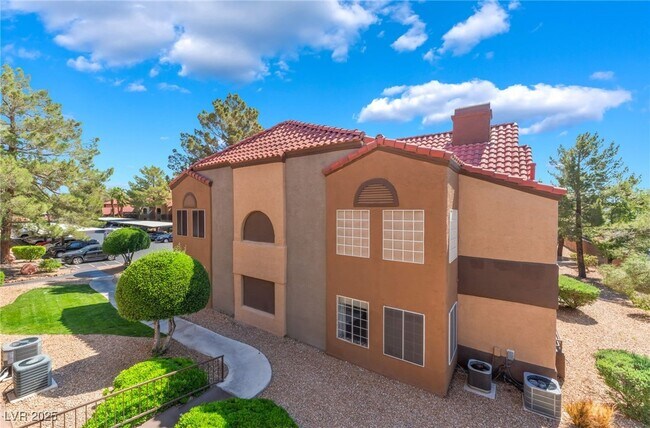Building Photo - 2200 S Fort Apache Rd