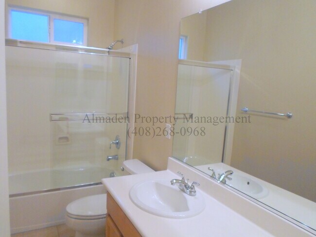 Building Photo - Pets Negotiable! Great Location near Willow Glen! Central A/C! Tri-Level Home w/ Many Upgrades!