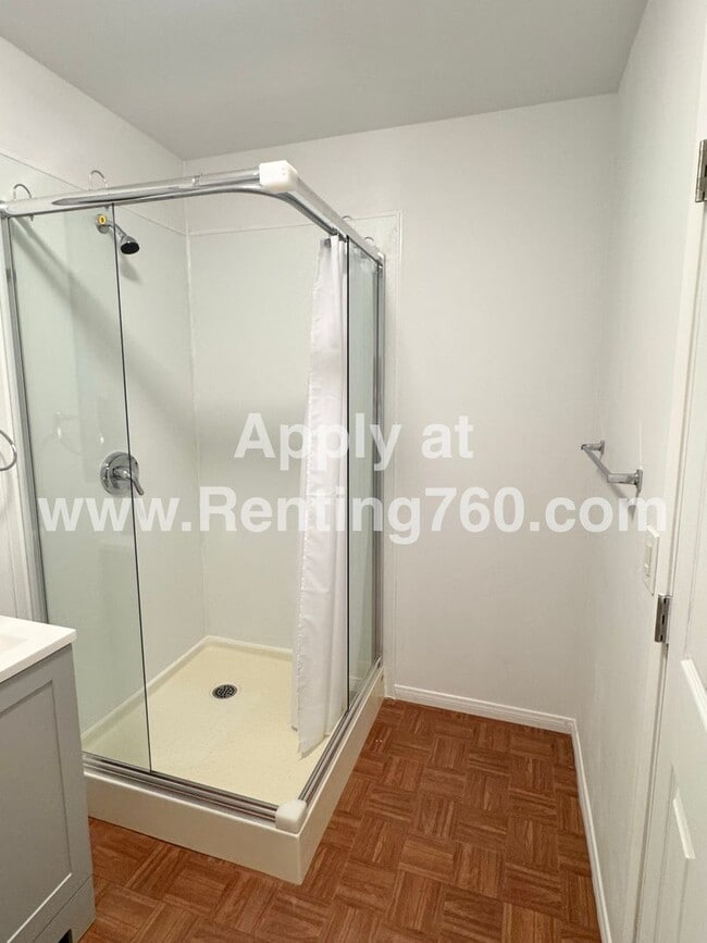 Building Photo - 2 Bed 2 Bath Near Military Base!