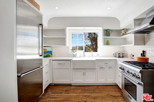 Building Photo - 3531 Wonder View Dr