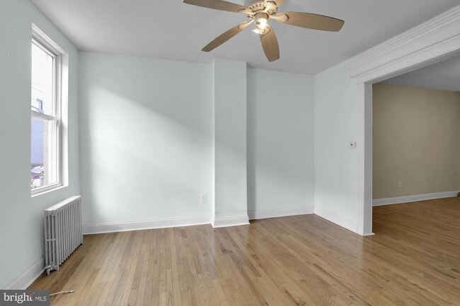 Building Photo - 443 Emily St