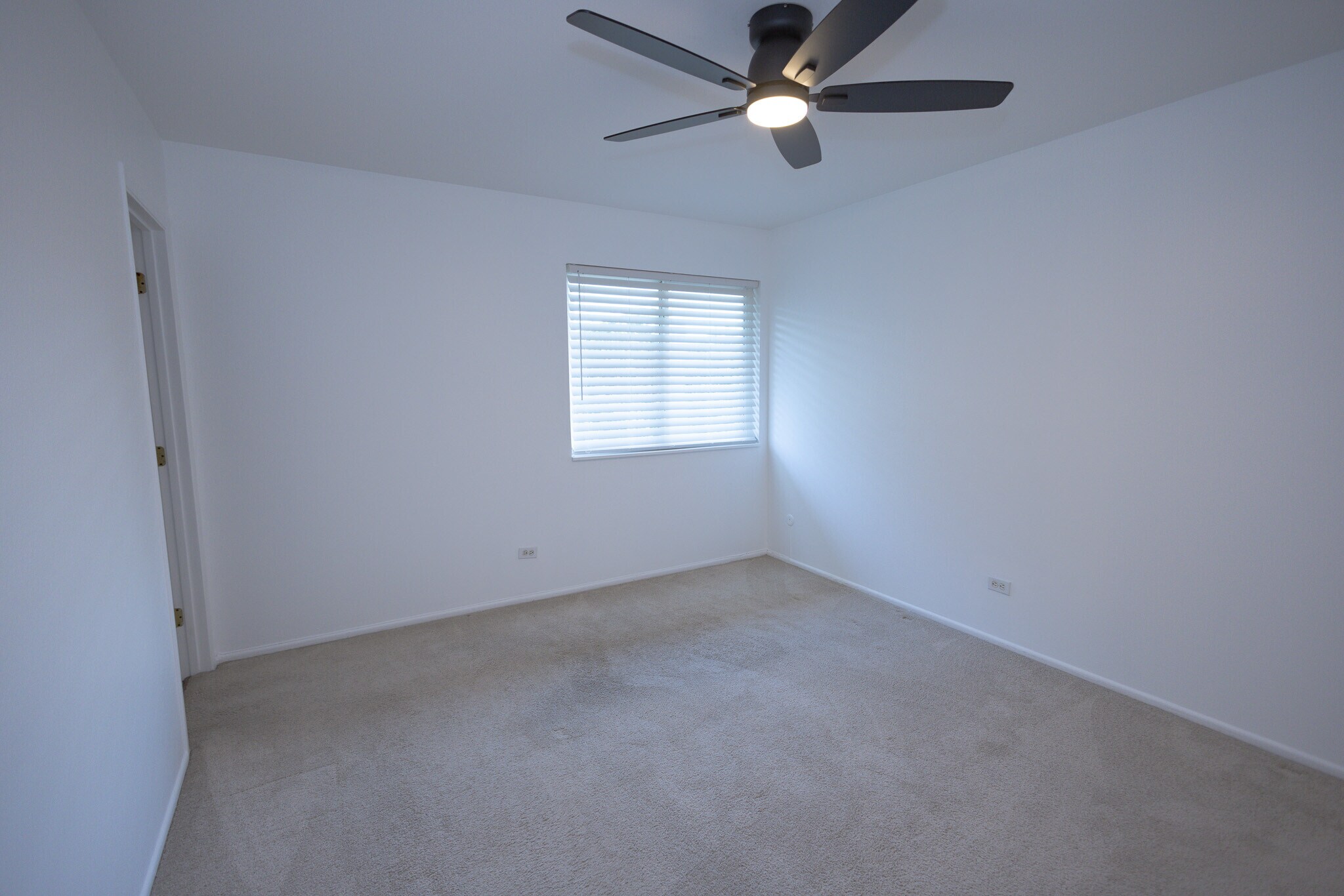 Building Photo - 930 Beau Dr