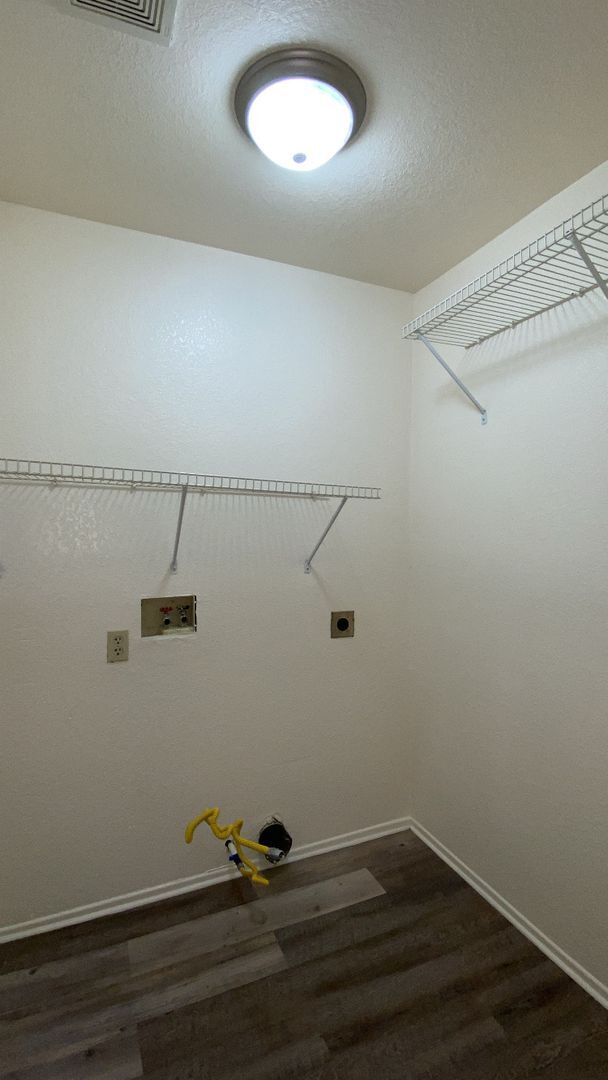 Building Photo - (APPLICATION PENDING) Beautiful Rancho Vis...