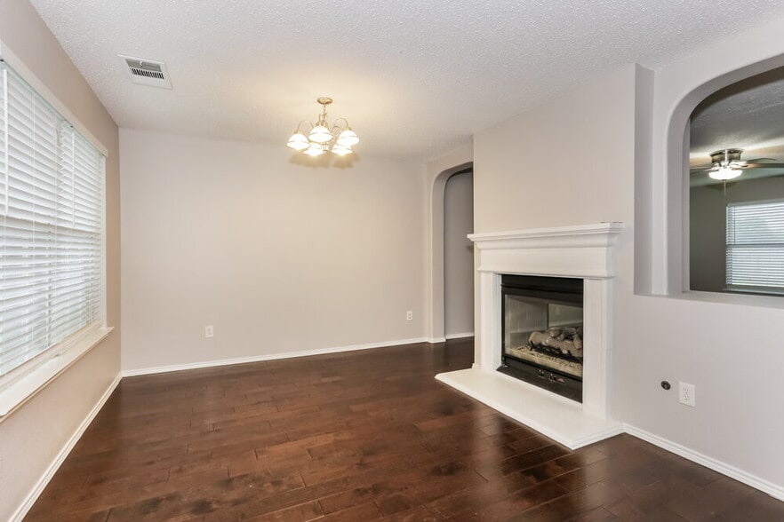 Building Photo - 705 Timber Trail
