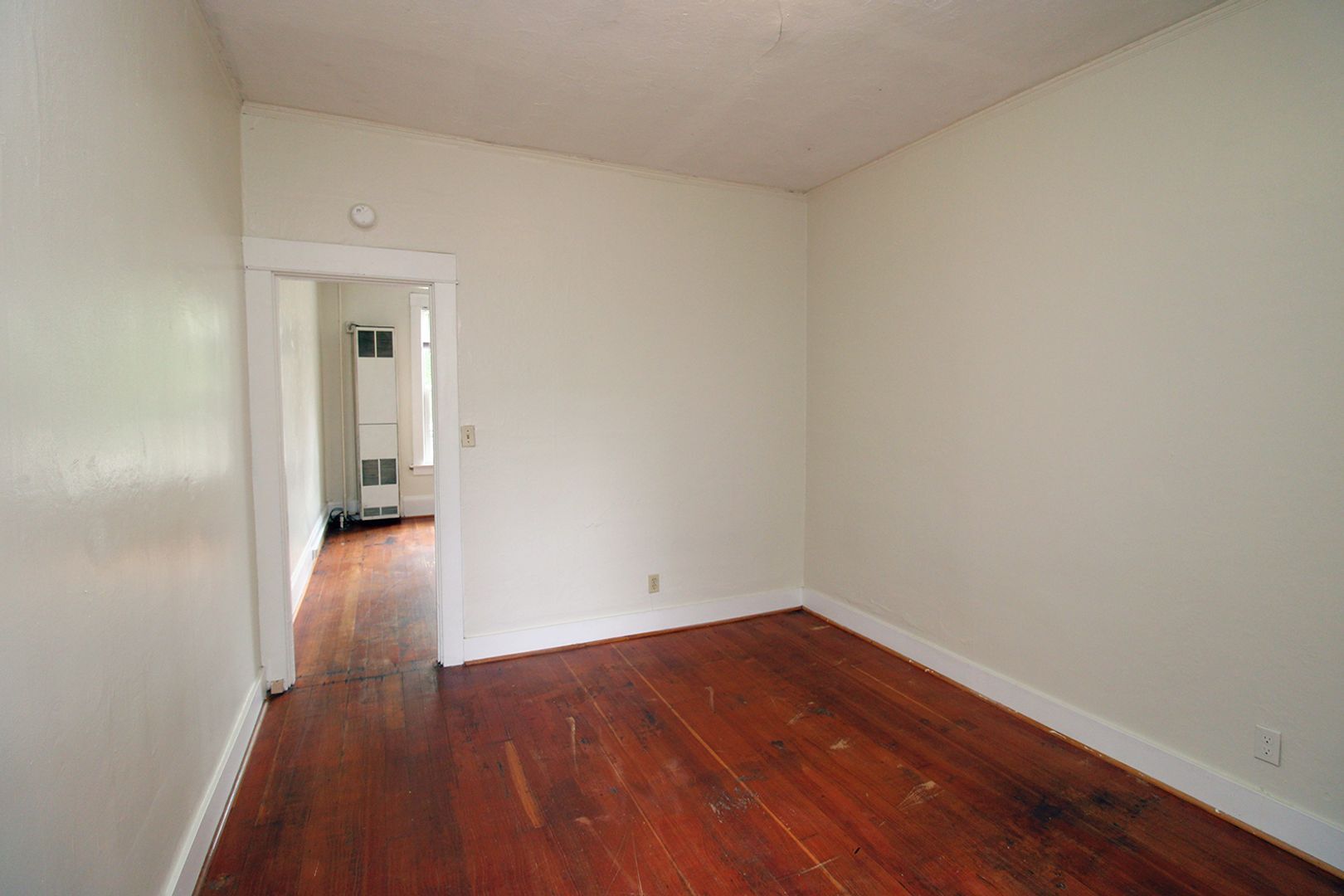Building Photo - 8007-8015 N Denver Ave