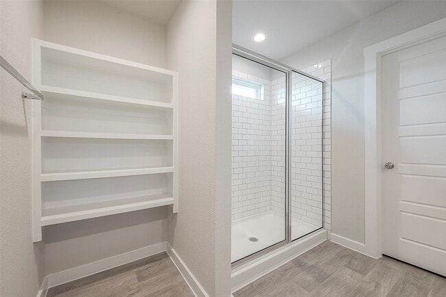 Building Photo - 2920 Gunnersbury Dr