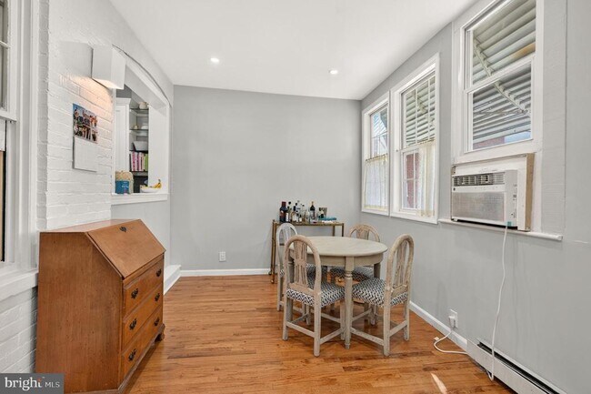 Building Photo - 3822 Beecher St NW