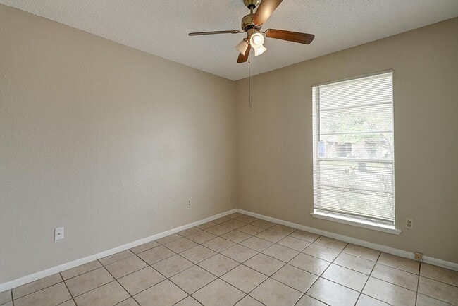Building Photo - 5225 Bonham St