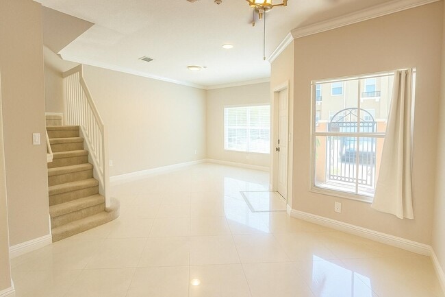 Building Photo - 2851 Prospect Rd