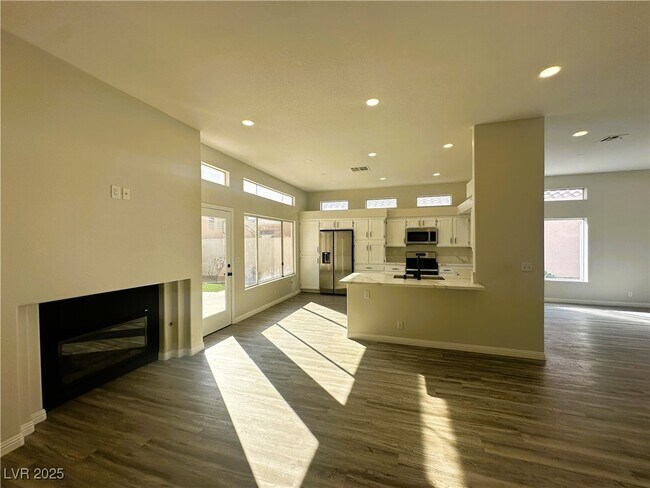 Building Photo - 312 Modesto St