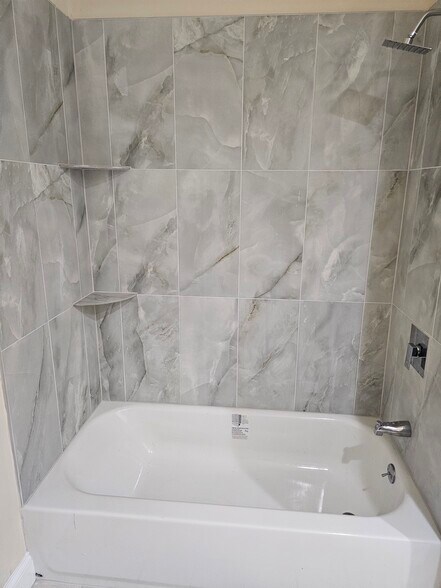 Building Photo - 17 Troy Ln