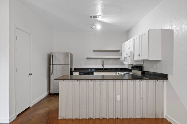 Interior Photo - Allen Place