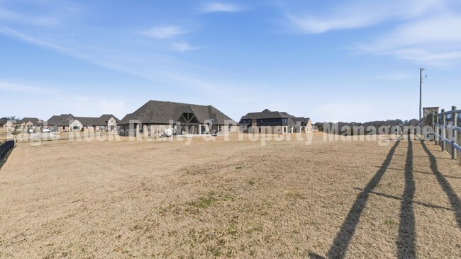 Building Photo - Owasso Executive Home for Rent (6beds/3.5baths)