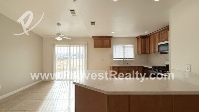 Building Photo - 17373 Capri St