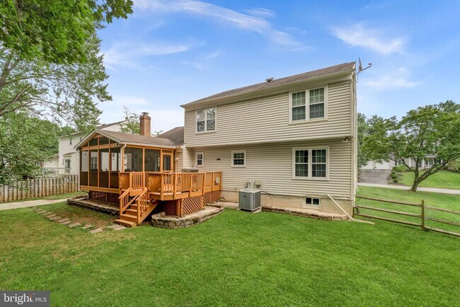Building Photo - 10163 Yorktown Way