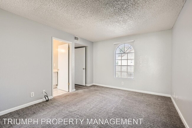 Building Photo - 2 br, 2 bath House - 2977 Juniper Hills Bl...