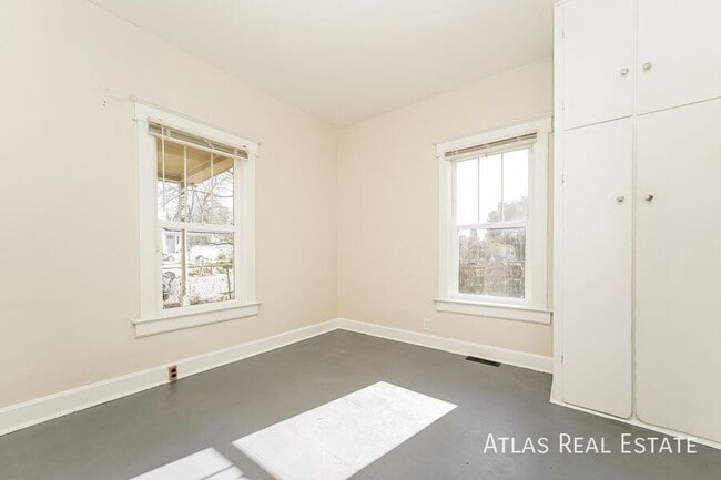 Building Photo - 1917 S Fox St