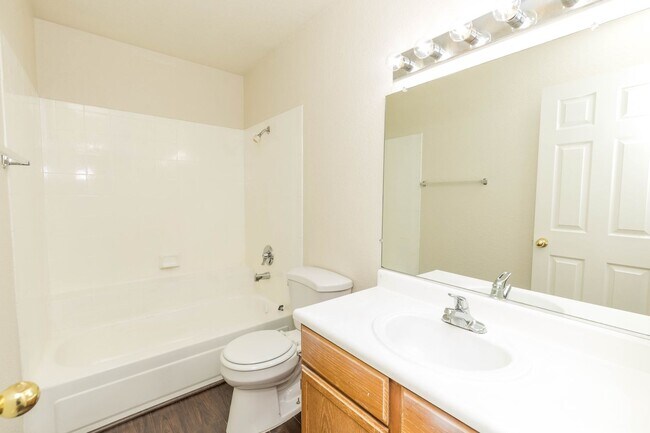 Building Photo - Now Available for Rent 2 Bedroom at Vizcaya