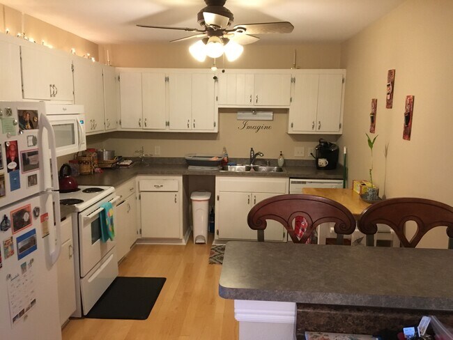 Building Photo - 12000 W Bluemound Rd