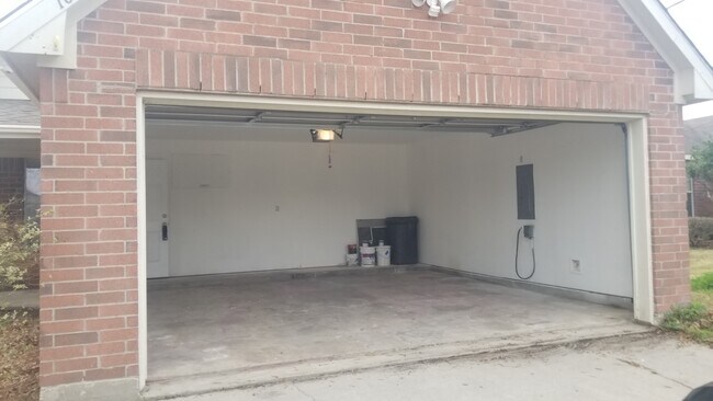 two-car garage - 16778 N Bob White Dr
