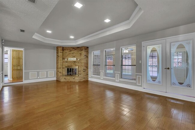 Building Photo - 7825 Silveridge Dr