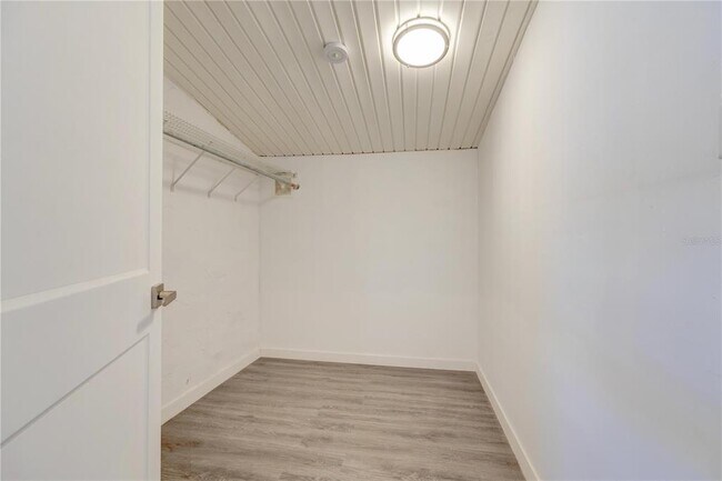 Building Photo - 2261 S Flagler Ave