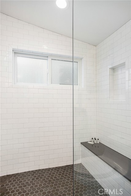 Building Photo - 215 32nd St