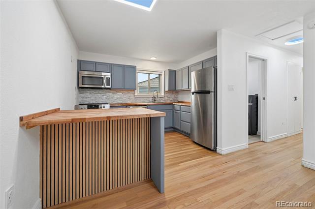 Building Photo - 309 Redwood Dr