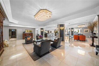 Building Photo - 10660 Wilshire Blvd