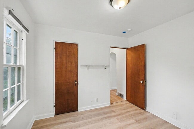 Building Photo - Practical 2 bedroom Rental with Recent Updates $1200/Month