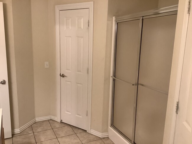 Master Bath standing shower stall - 431 Firewood Dr