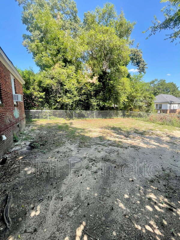 Building Photo - 2112 Academy St