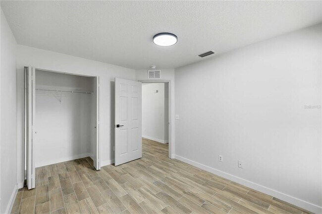 Building Photo - 712 NE 26th St