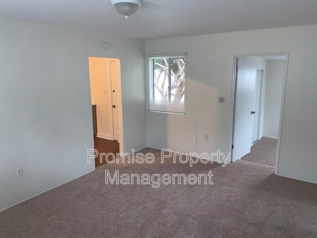 Building Photo - 505 S Myers St