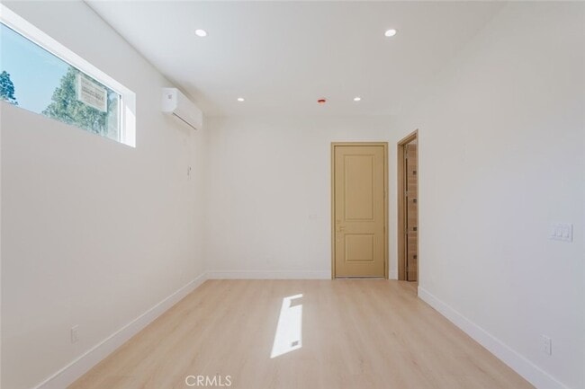 Building Photo - 11124 Yolanda Ave