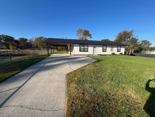 Building Photo - Location Friendly!!