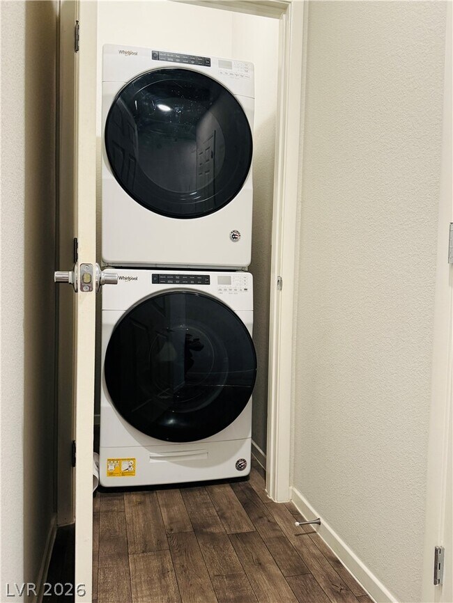 Building Photo - 7549 Cooks Meadow St