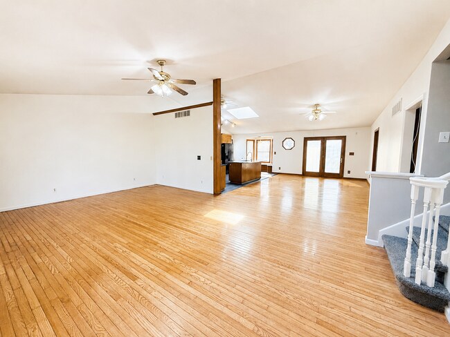 Building Photo - 6239 SW Wanamaker Rd