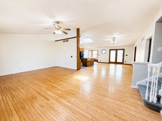 Building Photo - Luxury Living in Auburn
