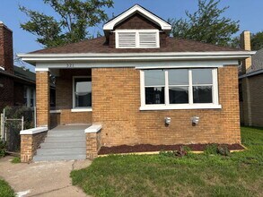 Building Photo - Cozy 4-bed house in Gary!