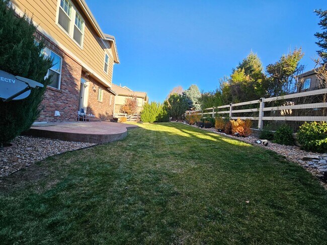 Building Photo - Beautiful and Expansive 4 Bed 3 Bath SFR by Buckley AFB