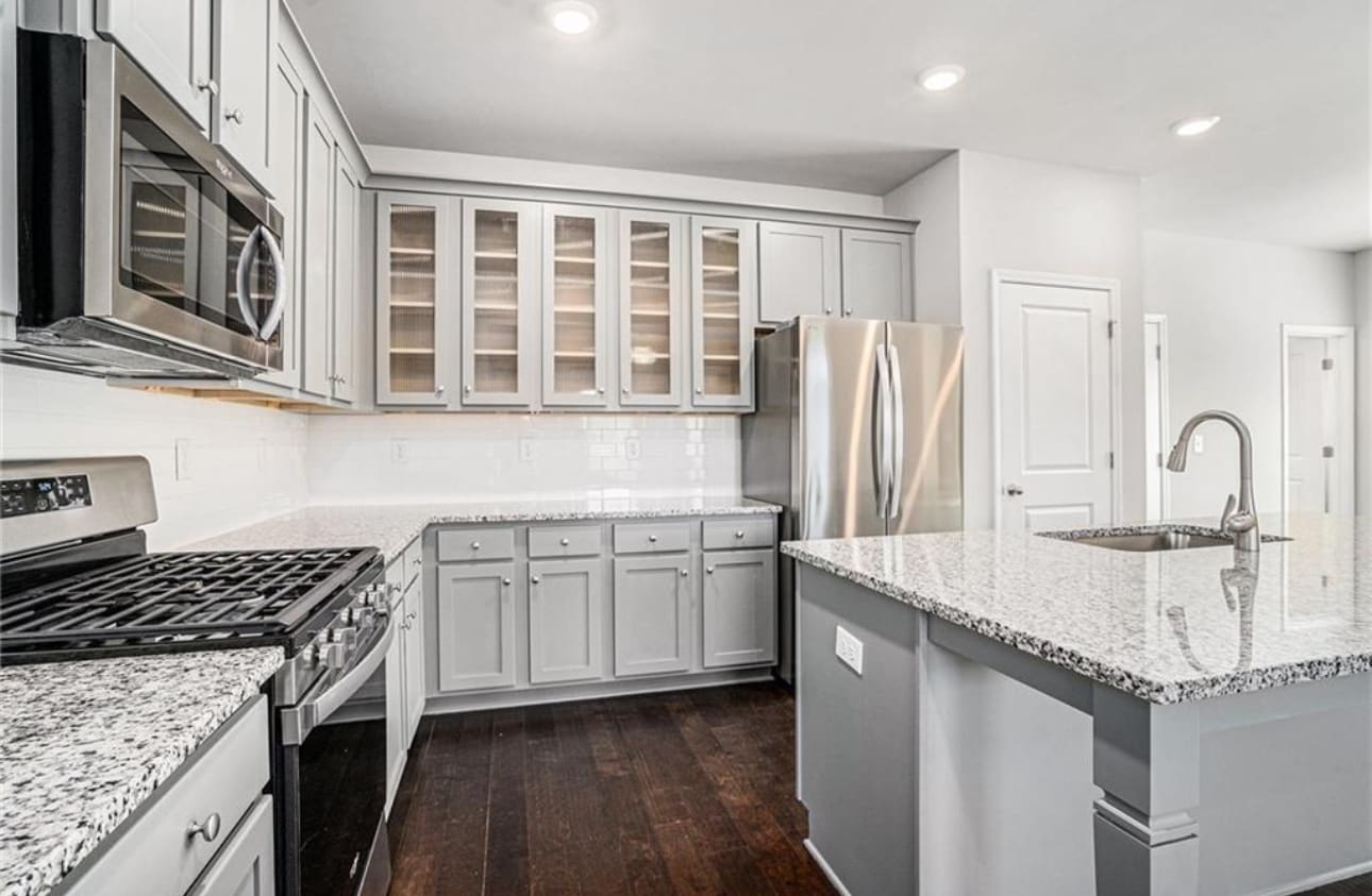 Kitchen - 811 Corsiglia Farm