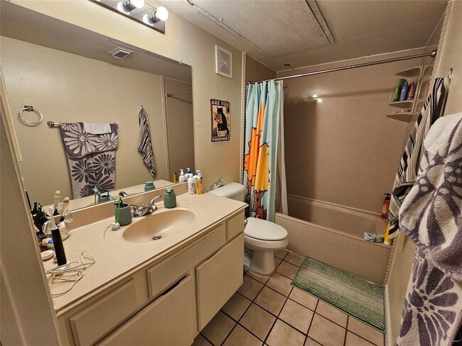 Building Photo - 501 W 26th St