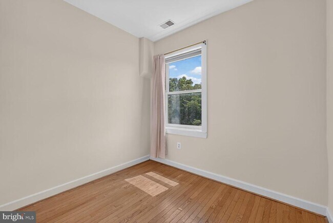 Building Photo - 1702 Florida Ave NW