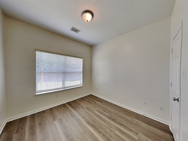 Building Photo - 3043 Crestbrook Bend Ln