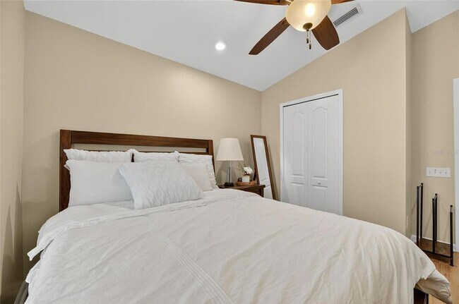 Building Photo - 12414 Cedarfield Dr
