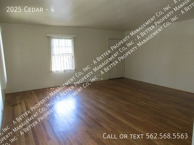 Building Photo - 2025 Cedar-4