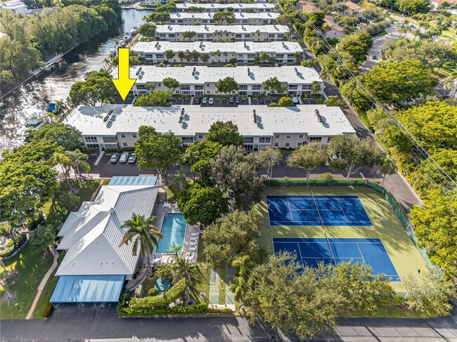 Building Photo - 6417 Bay Club Dr