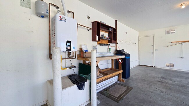 Building Photo - 16141 W Gibson Ln